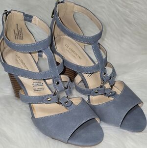 Liz Claiborne Bahati T-strap Barrel Heel Sandals in Baby Blue
